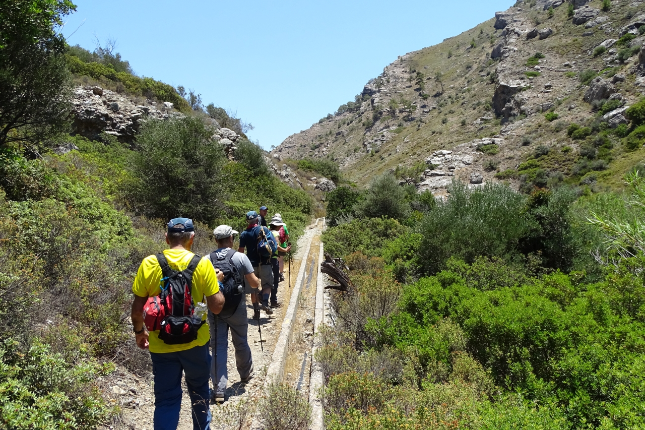 Πεζοπορία στο Νομό Λασιθίου, σε μία μοναδική διαδρομή στο Φαράγγι των Πεταλούδων και τον Κουτσουρά