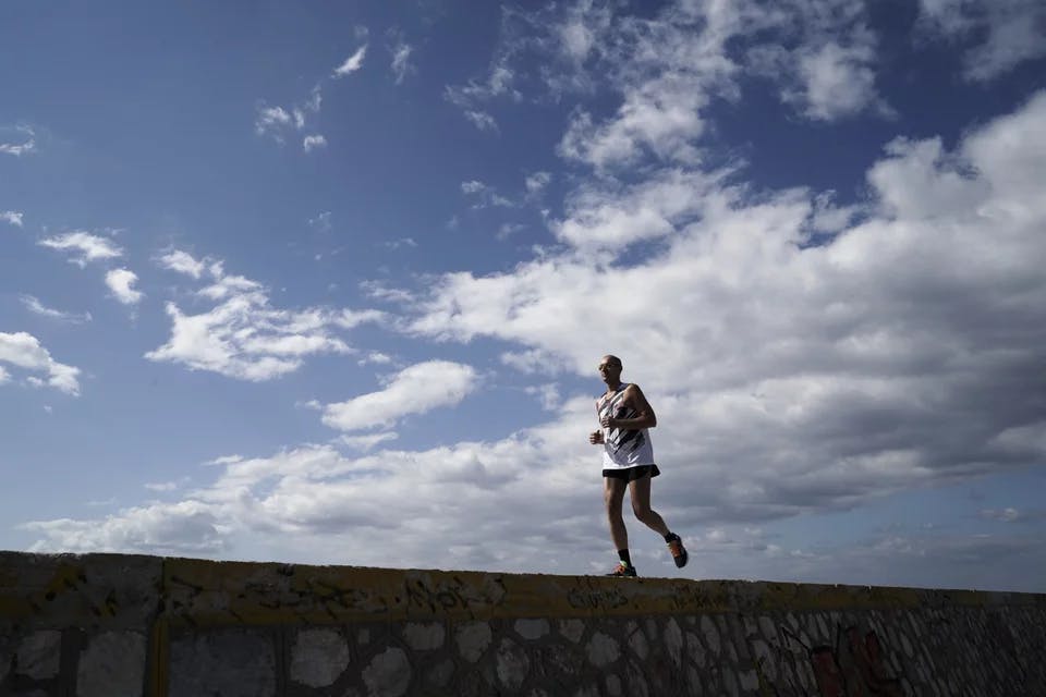 Ο Θανάσης Αλευράς εξηγεί πώς το τρέξιμο τον βοήθησε να αλλάξει τη ζωή του