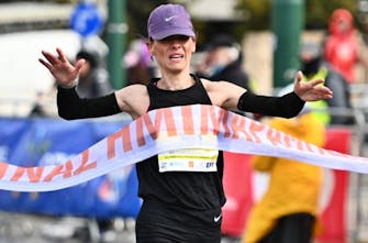 Μαραθώνιος Enschede: Τερματισμός σε 3:01:53 από την Κατερίνα Ασημακοπούλου - Νικητής ο Tuwei με 2:07:43