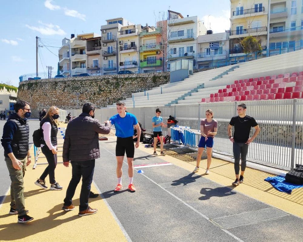 Δεκαπέντε αθλητές στίβου ήρθαν στο Ηράκλειο για προετοιμασία στο Στάδιο Ελευθερίας (Pics)
