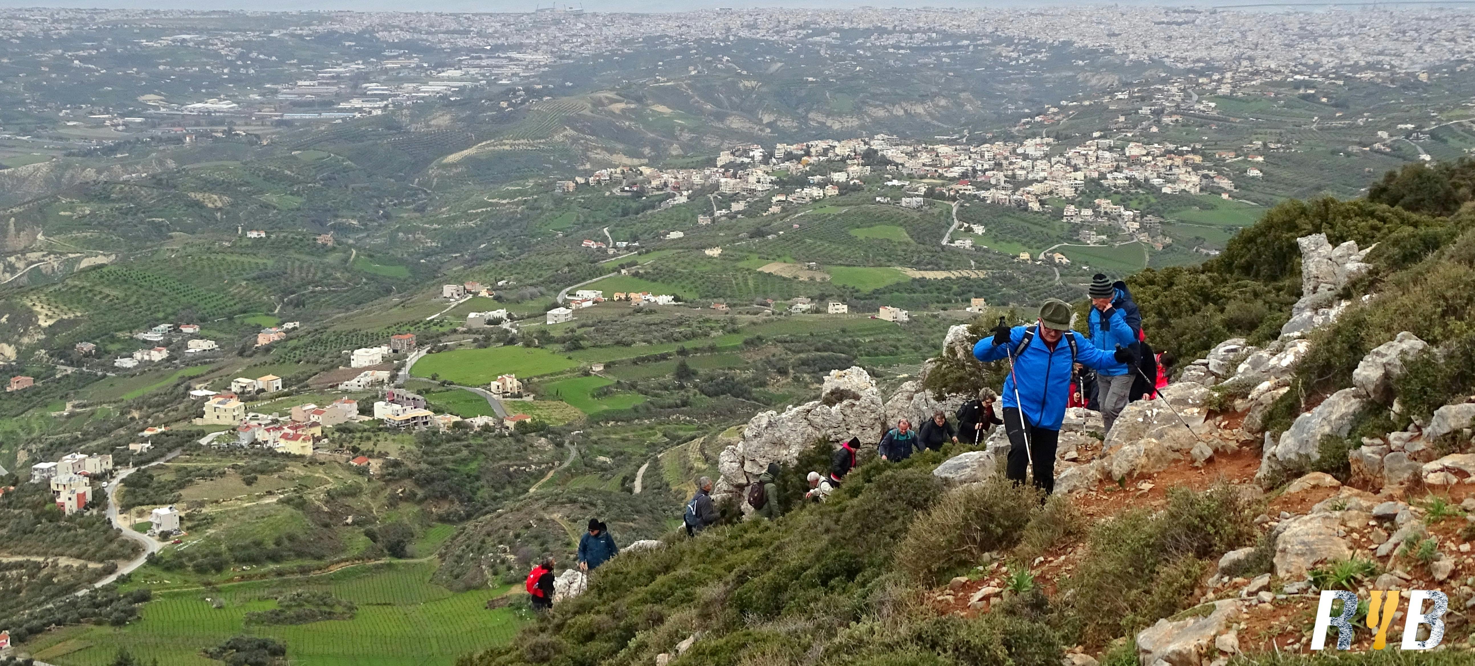 Εξερευνώντας τα μονοπάτια της Ελλάδας: Πεζοπορία στο όρος Γιούχτας