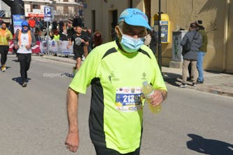 Τρίκαλα: Έτρεξε και τερμάτισε στον ημιμαραθώνιο ο 86χρονος Γιώργος Θεμέλης!
