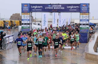 Η βροχή δεν πτόησε τους μετέχοντες στον Logicom Cyprus Marathon