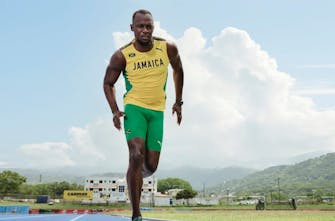 O Usain Bolt, τα παραπανήσια κιλά και το «800άρι» σε 2:41 (Vids)