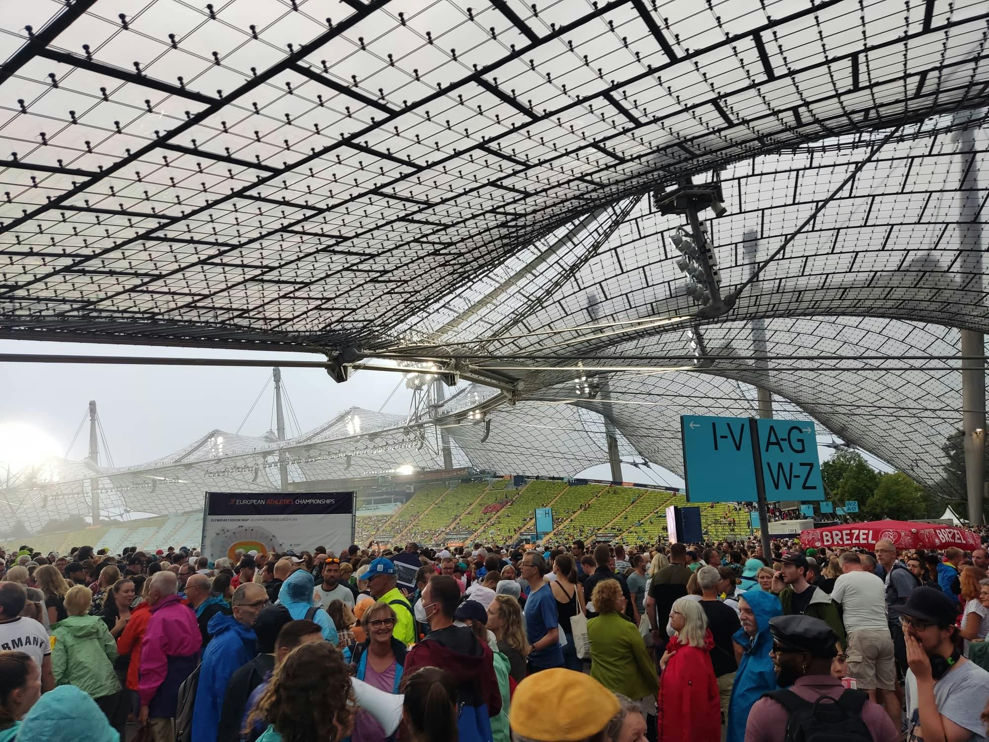 Μόναχο 2022: Κυριολεκτικά Under one roof λόγω βροχής 