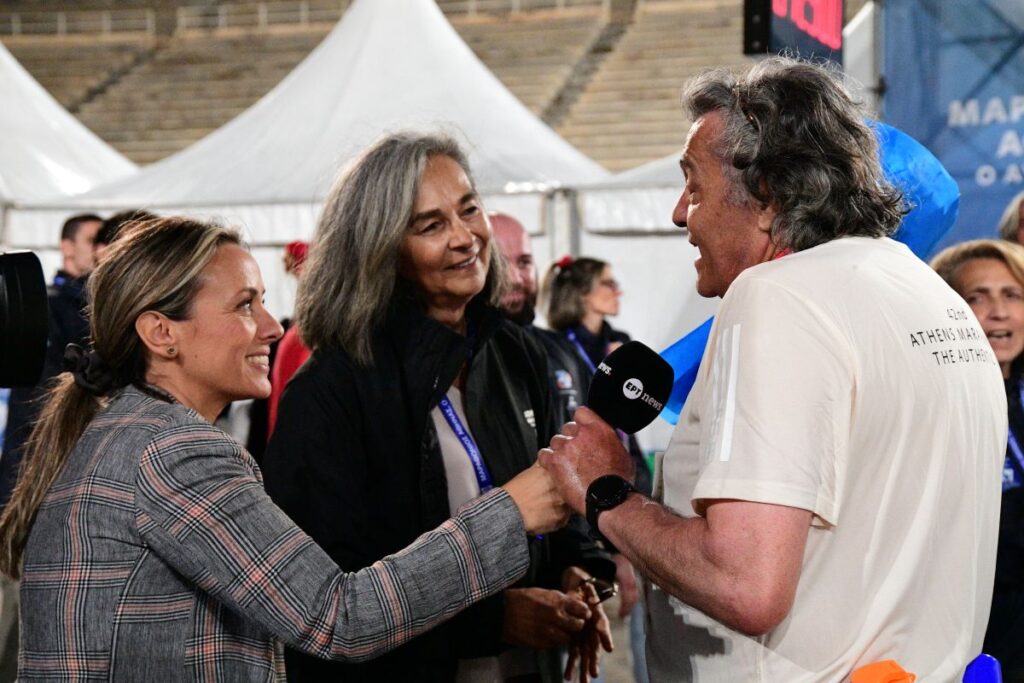 42ος ΑΜΑ: Συγκίνηση στον τερματισμό του τελευταίου δρομέα