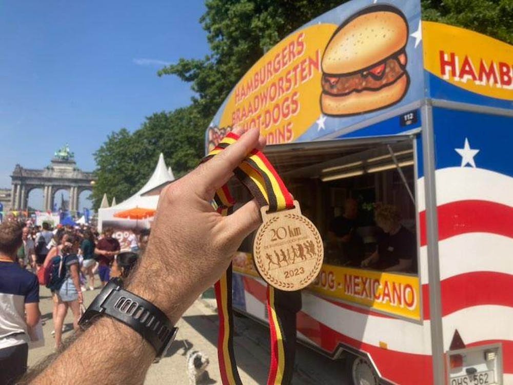 Πάνω από 120 Έλληνες στο μεγάλο δρομικό γεγονός των Βρυξελλών! (Pics) runbeat.gr