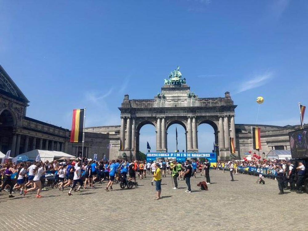 Πάνω από 120 Έλληνες στο μεγάλο δρομικό γεγονός των Βρυξελλών! (Pics) runbeat.gr