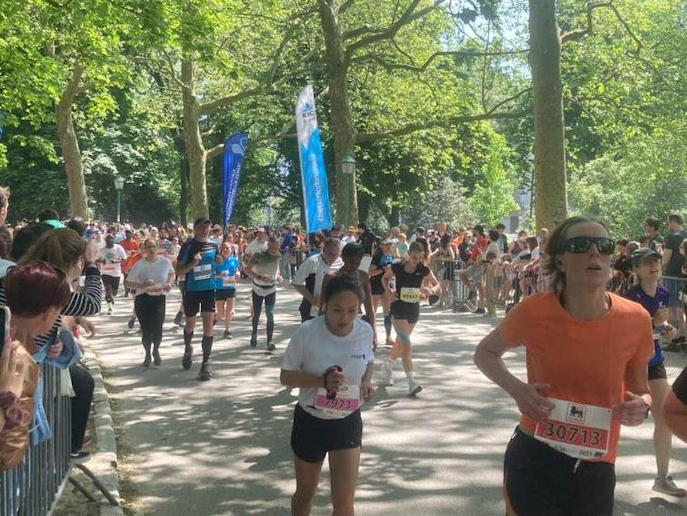 Πάνω από 120 Έλληνες στο μεγάλο δρομικό γεγονός των Βρυξελλών! (Pics) runbeat.gr