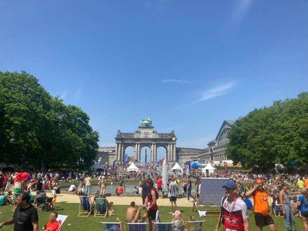 Πάνω από 120 Έλληνες στο μεγάλο δρομικό γεγονός των Βρυξελλών! (Pics) runbeat.gr