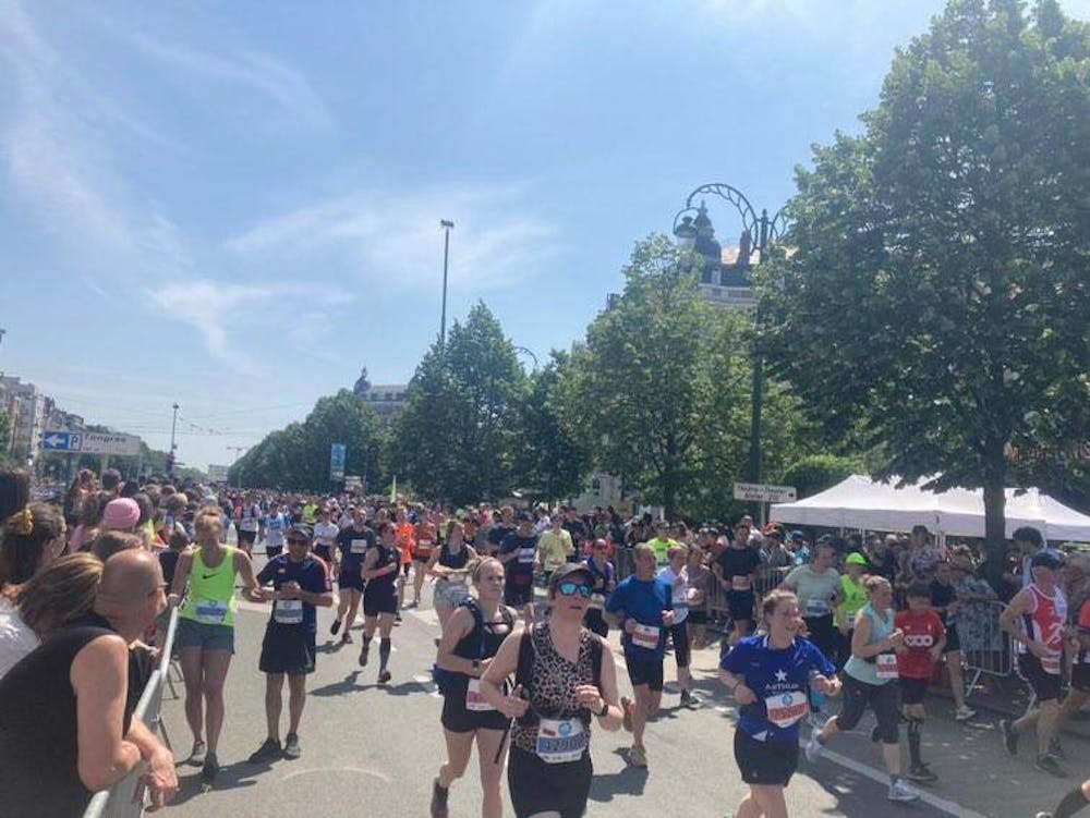 Πάνω από 120 Έλληνες στο μεγάλο δρομικό γεγονός των Βρυξελλών! (Pics) runbeat.gr