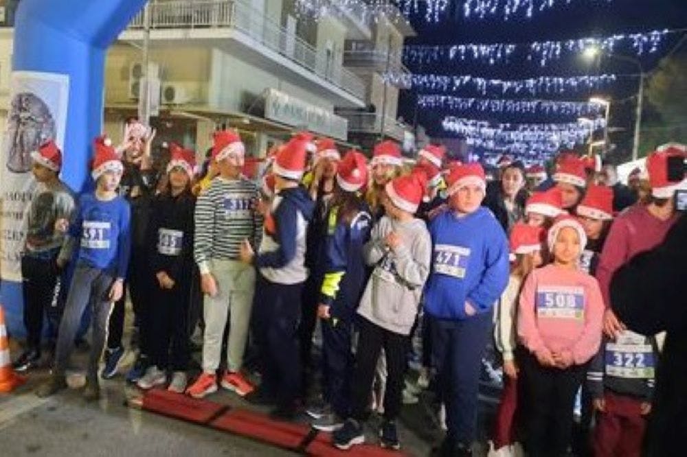 Μετέφερε το μήνυμα των Χριστουγέννων το 2ο Christmast Night Run Μεσσήνης