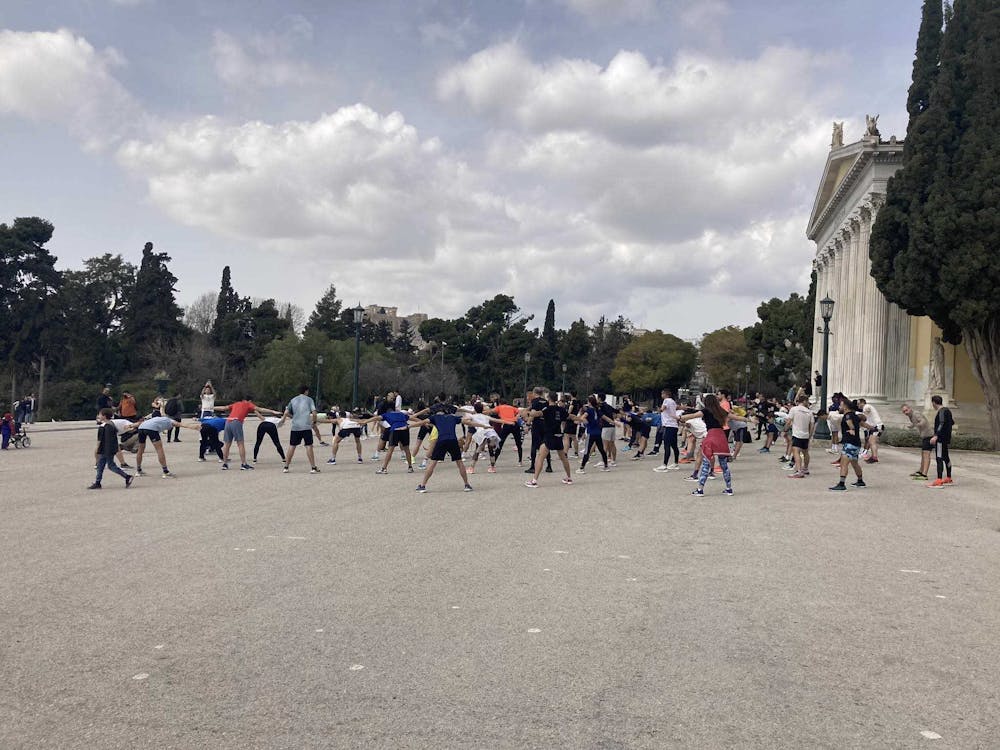 Η Αθήνα προθερμαίνεται για τον Ημιμαραθώνιο (Pics & Vid) runbeat.gr