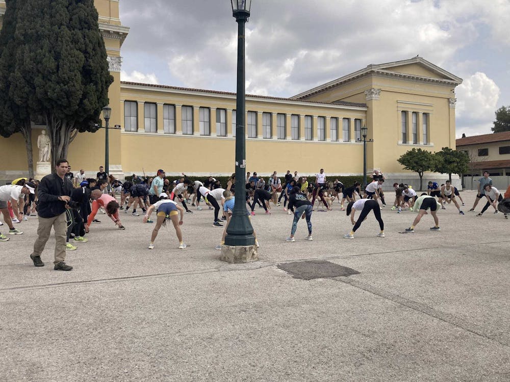 Η Αθήνα προθερμαίνεται για τον Ημιμαραθώνιο (Pics & Vid) runbeat.gr