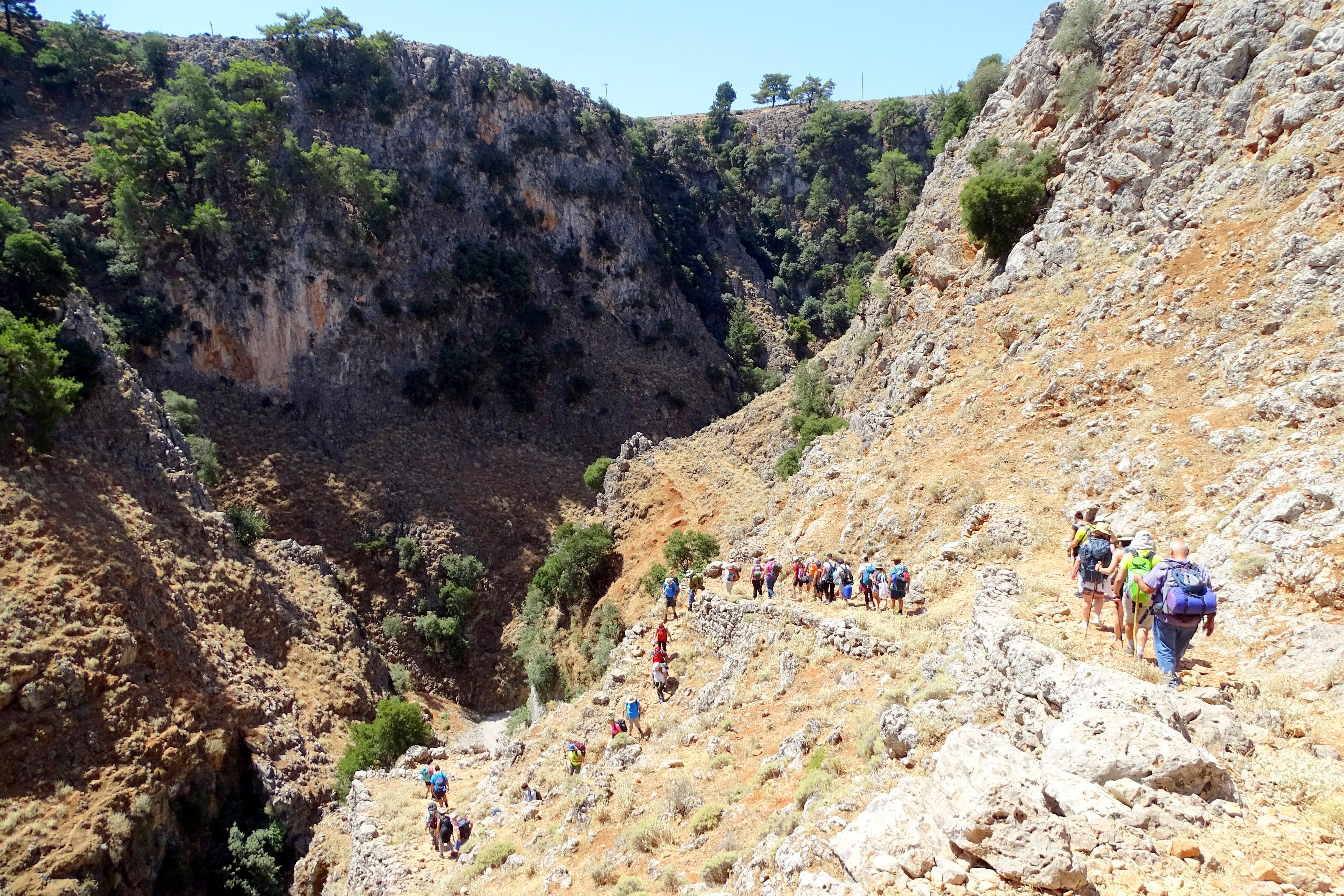 Πεζοπορία στο πανέμορφο Φαράγγι της Αράδαινας στα Νότια του Ν. Χανίων (Pics)