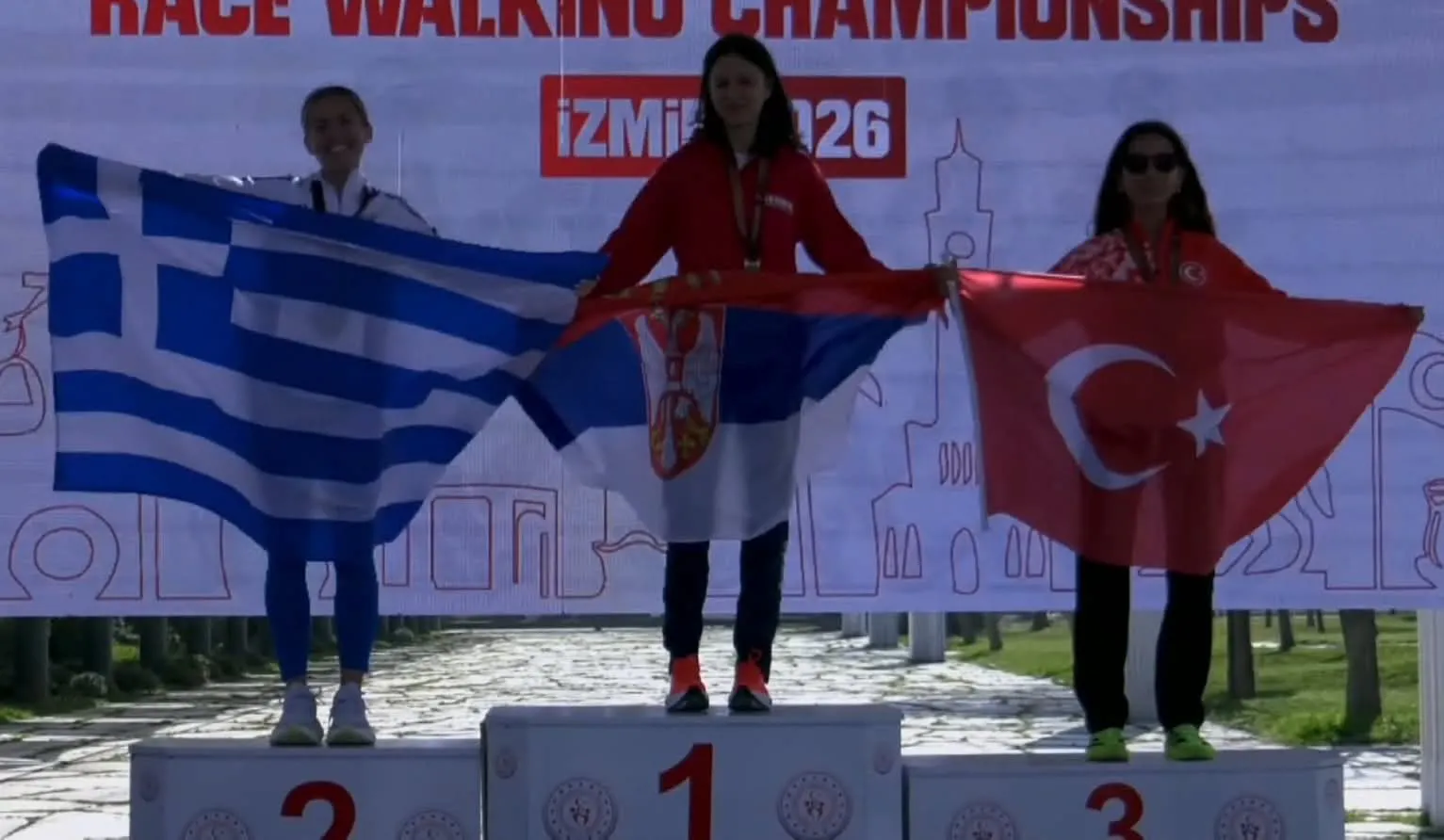 Δεύτερη με Πανελλήνιο ρεκόρ στον ημιμαραθώνιο βάδην στη Σμύρνη η Παπαδοπούλου
