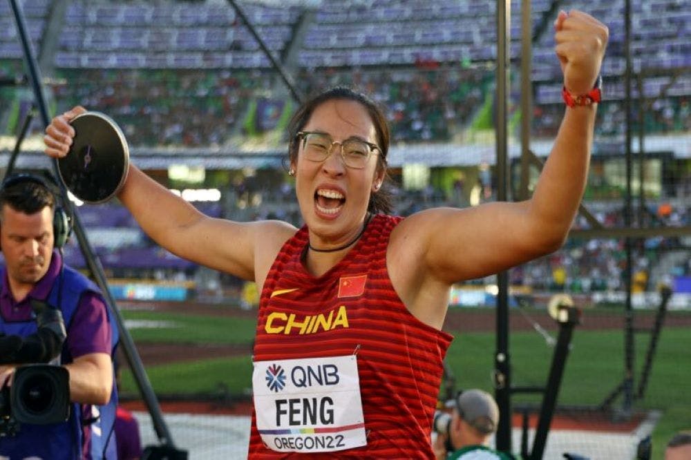 Τεράστια έκπληξη από την Feng Bin στη δισκοβολία, ταχύτερη η Gidey στα προκριματικά των 5.000μ.