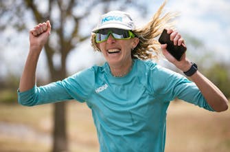 Στόχος τα παγκόσμια ρεκόρ σε 12 ώρες και 100 μίλια για το 2023 για την Camille Herron