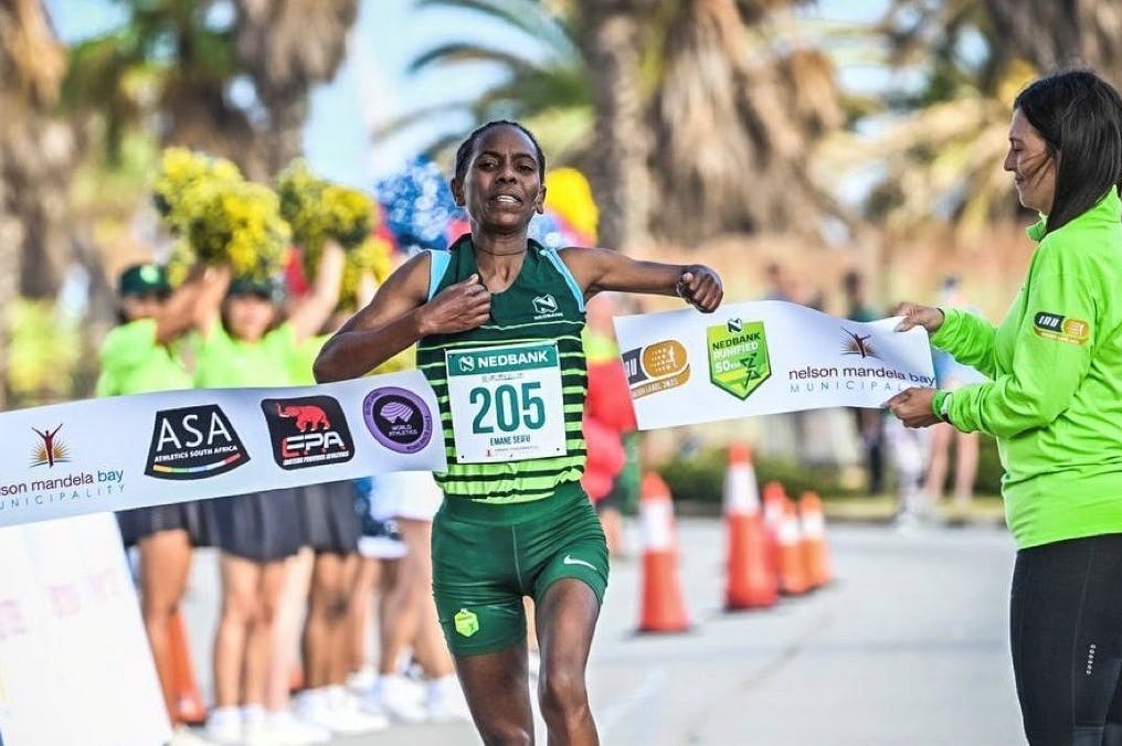 Η Emane Seifu Hayile έσπασε το παγκόσμιο ρεκόρ στα 50 χλμ σε αγώνα μόνο με γυναίκες!