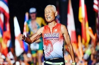 Εξωπραγματικός ο 90χρονος Hiromu Inada ολοκλήρωσε τον half ironman της Χαβάης (vid)