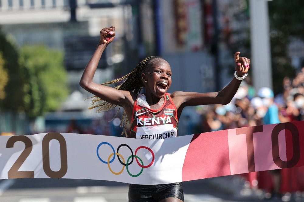 Μαραθώνιος γυναικών: Ολυμπιονίκης η Jepchirchir, ταχύτερη η Jepkosgei μέσα στο 2021