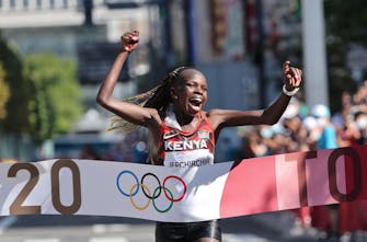 Μαραθώνιος γυναικών: Ολυμπιονίκης η Jepchirchir, ταχύτερη η Jepkosgei μέσα στο 2021