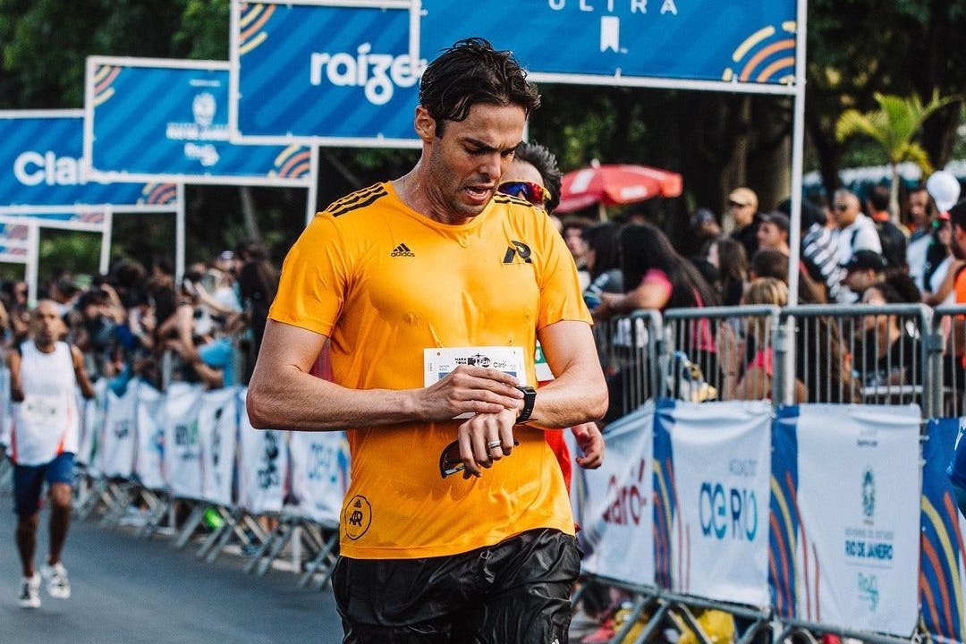 Έτρεξε σε ημιμαραθώνιο στο Ρίο Ντε Τζανέιρο ο Κακά! (Vid)