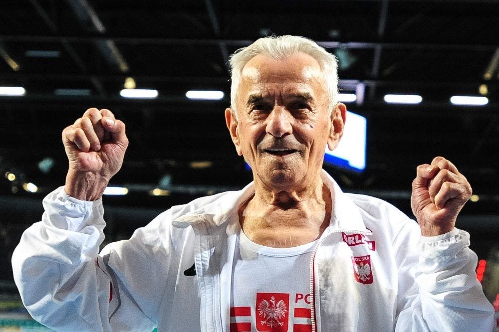 Έφυγε στα 111 χρόνια του ο Stanislaw Kowalski, ο οποίος έτρεξε πρώτη φορά 100μ. όταν ήταν 104 ετών Έφυγε στα 111 χρόνια του ο Stanislaw Kowalski, ο οποίος έτρεξε πρώτη φορά 100μ. όταν ήταν 104 ετών