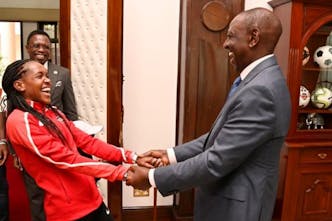 Τα δώρα του προέδρου της Κένυας στην Faith Kipyegon για τα παγκόσμια ρεκόρ της!