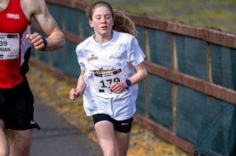 12χρονη σπάει το παγκόσμιο ρεκόρ στα 5 χιλιόμετρα για την ηλικία της
