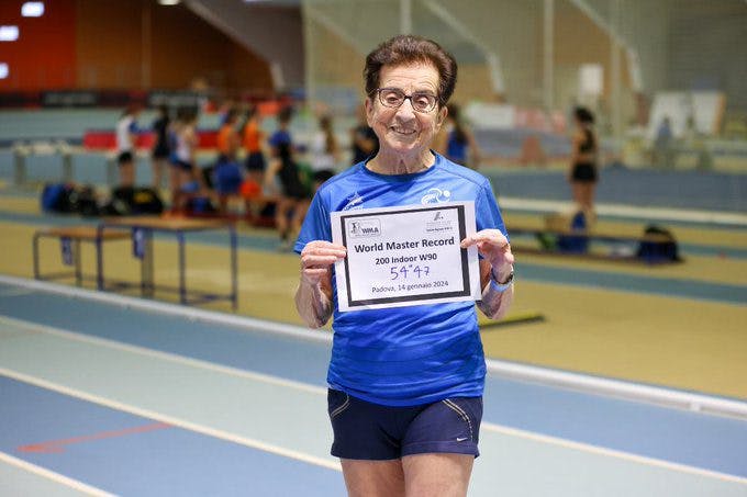 Τρομερή 91χρονη Ιταλίδα έκανε παγκόσμιο ρεκόρ στα 200μ. (Vid)