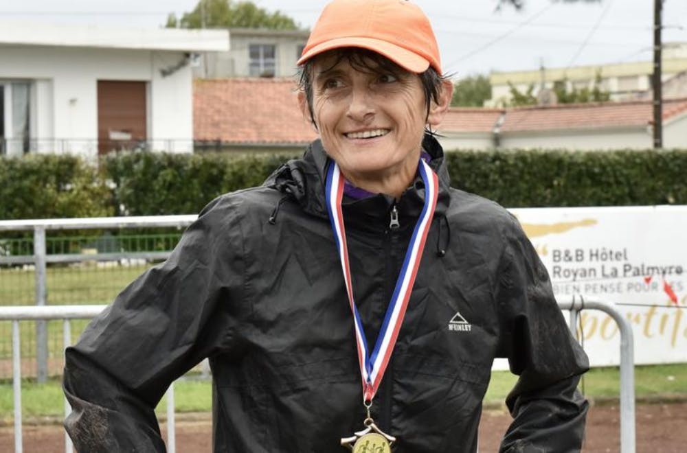 Στα 56 της, έτρεξε 362 χιλιόμετρα σε δύο μέρες και έκανε νέο παγκόσμιο ρεκόρ!