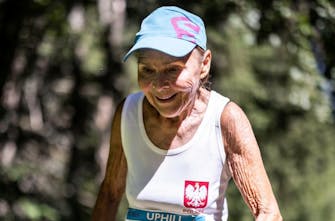 78χρονη Πολωνή έτρεξε 10 χιλιόμετρα με 850 μέτρα θετικής υψομετρικής σε 1 ώρα και 42 λεπτά