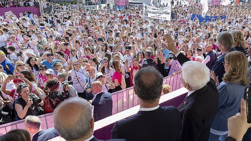 «Race for Cure»: Η Ρώμη «έτρεξε» για την θεραπεία του καρκίνου του μαστού (Vid)