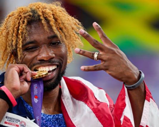 Τόκιο 2025: Απίστευτοι τελικοί σε όλα τα αγωνίσματα – Συνέχισε την κυριαρχία του στα 200μ. ο Λάιλς