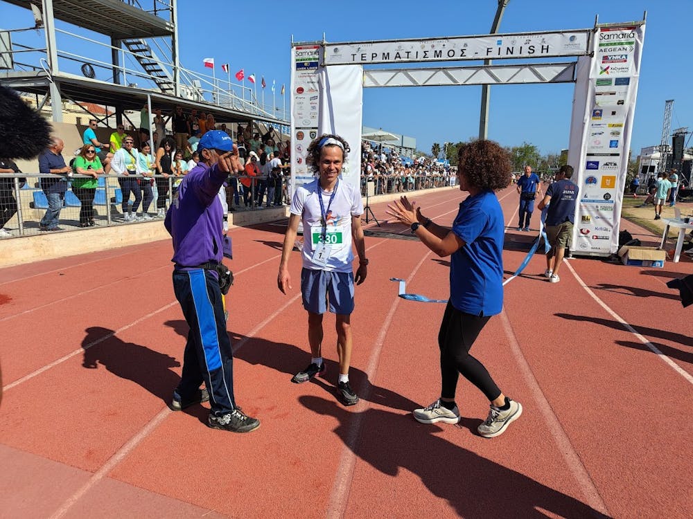 8ος Μαραθώνιος Κρήτης: Απόλυτος κυρίαρχος ο Ελβετός Von Wartburg – Κορυφαίος Χανιώτης όλων των εποχών ο Κουτρούλης runbeat.gr