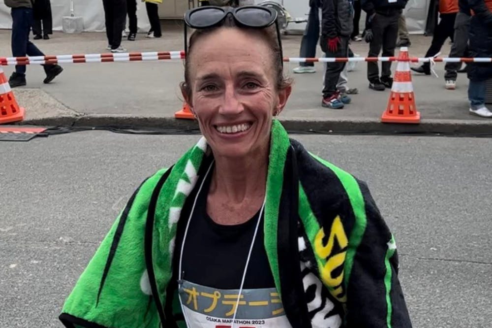 Lisa Weightman: Η 44χρονη «σούπερ μαμά» που έκανε ατομικό ρεκόρ και τερμάτισε 4η στον μαραθώνιο της Οσάκα!