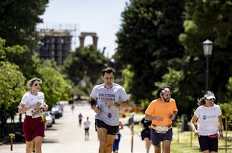 Wings for Life World Run: Εκατοντάδες δρομείς συναντήθηκαν στο Ζάππειο για να τρέξουν για όσους δεν μπορούν