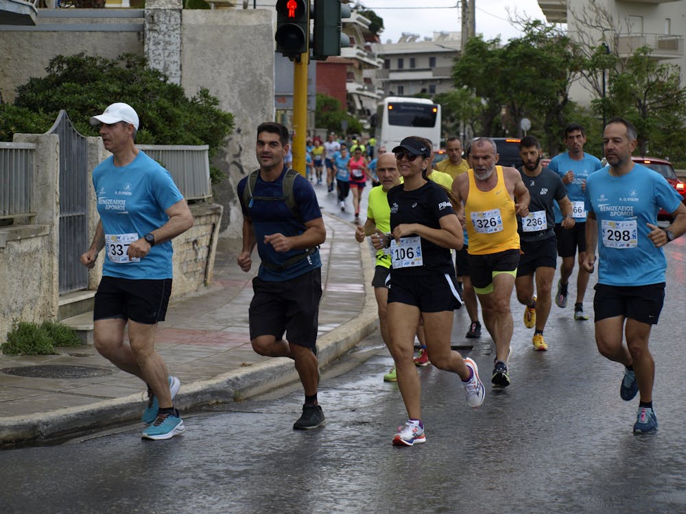 74ος Βενιζέλειος δρόμος: Η βροχή δεν πτόησε τους δρομείς – Νικητές Κωστάκης και Συντζανάκη (Pics) runbeat.gr 