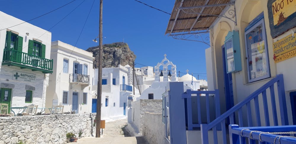 Πεζοπορία στην Αμοργό με θέα το απέραντο γαλάζιο (Pics) runbeat.gr