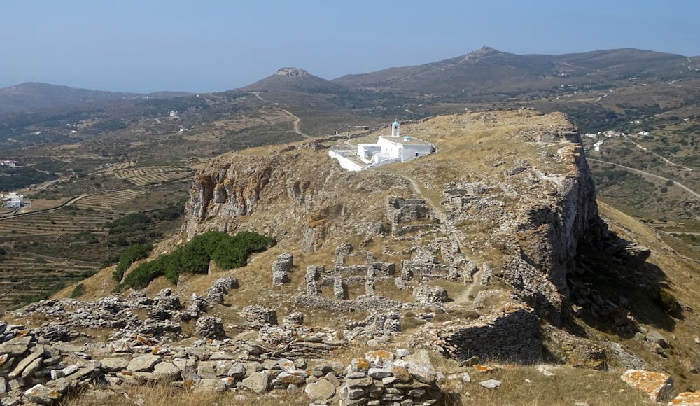 Πεζοπορία: Εξερευνώντας το πανέμορφο νησί της Άνδρου (Pics) runbeat.gr 