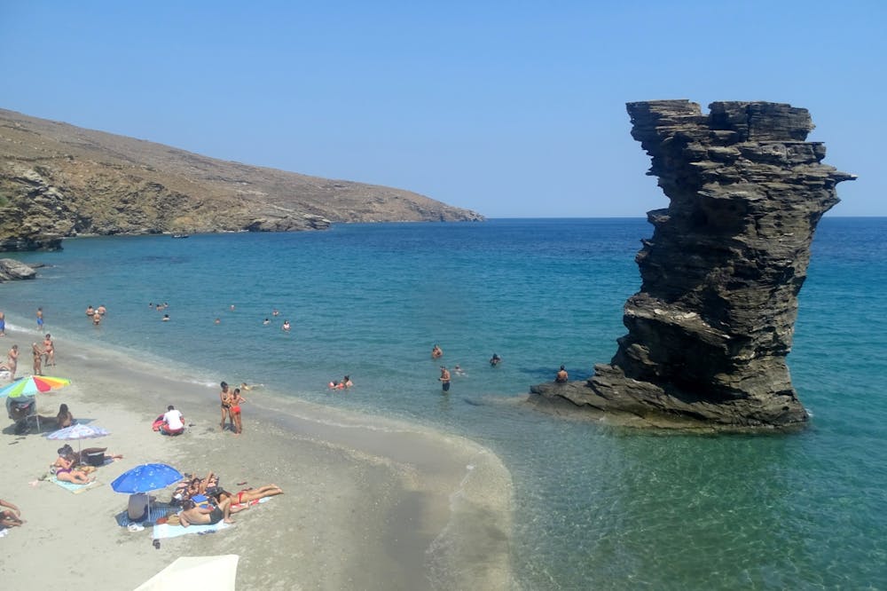 Πεζοπορία: Εξερευνώντας το πανέμορφο νησί της Άνδρου (Pics) runbeat.gr 