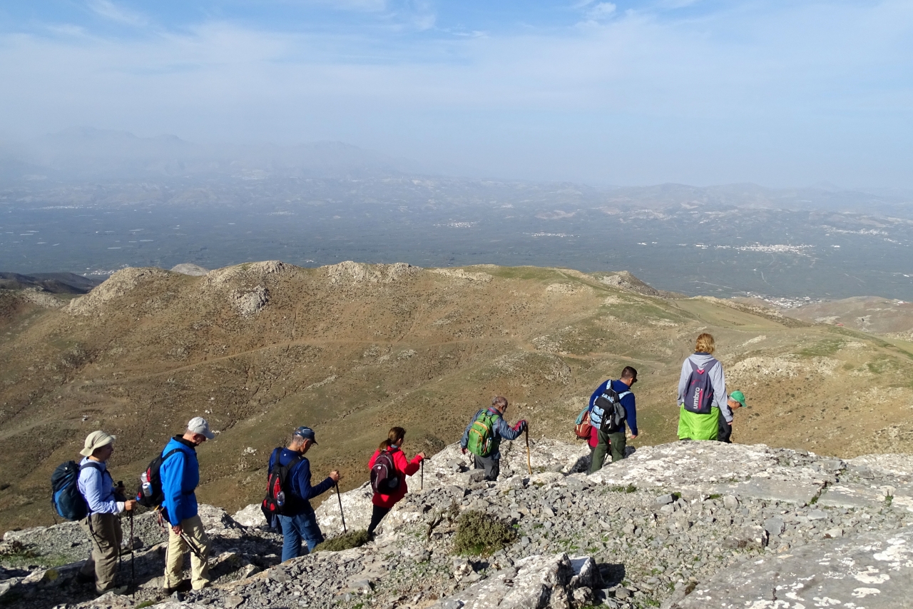 Αστερούσια Όρη: Ανάβαση στην κορυφή του Κόφινας – Μονή Κουδουμά (Pics)