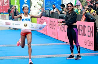 Άνετες νίκες για Ayana και Ebeny στον Ημιμαραθώνιο του Νέου Δελχί