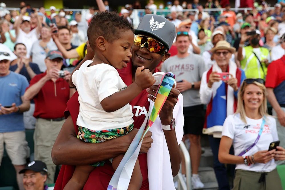 Παγκόσμιο Πρωτάθλημα 2022: Γιατί οι αθλητές παίρνουν τα μετάλλιά τους μόλις τελειώσει το αγώνισμα και γιατί η απονομή γίνεται αργότερα runbeat.gr