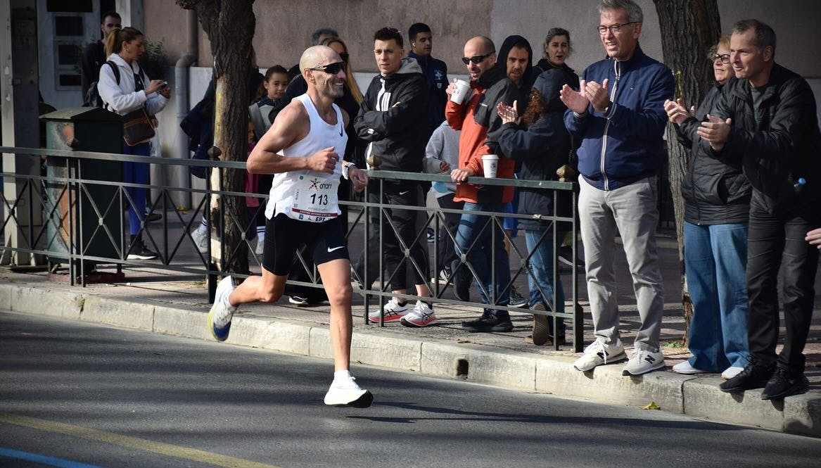 Μαραθώνιος Σεβίλλης: Sub-2:30 Μπέης και Κακούρης – Δεν τερμάτισε ο Καλαπόδης