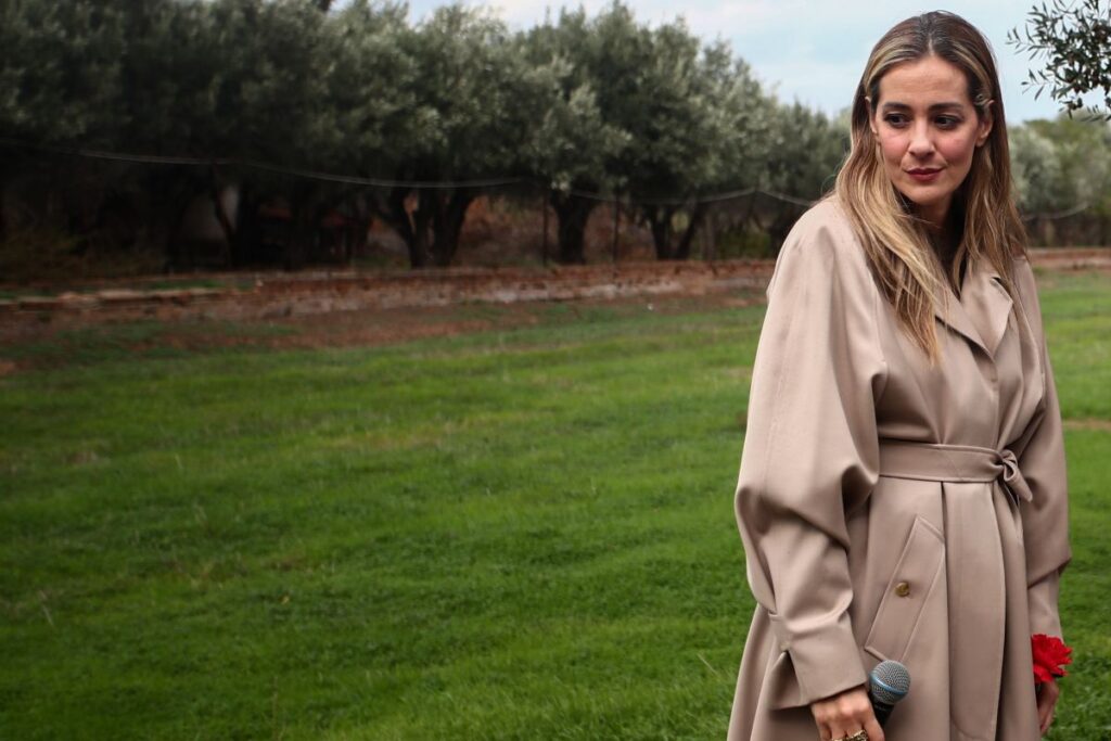 42ος ΑΜΑ: Η Νατάσσα Μποφίλιου τραγούδησε τον Λεβέντη για τον Γρηγόρη Λαμπράκη