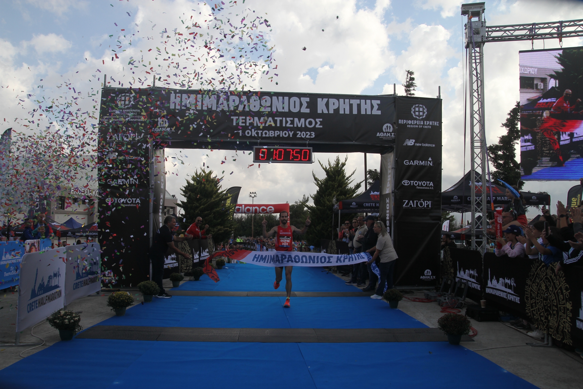 Ημιμαραθώνιος Κρήτης: Ο Csere έριξε πάνω του ρακή αντί για νερό σε σταθμό τροφοδοσίας!