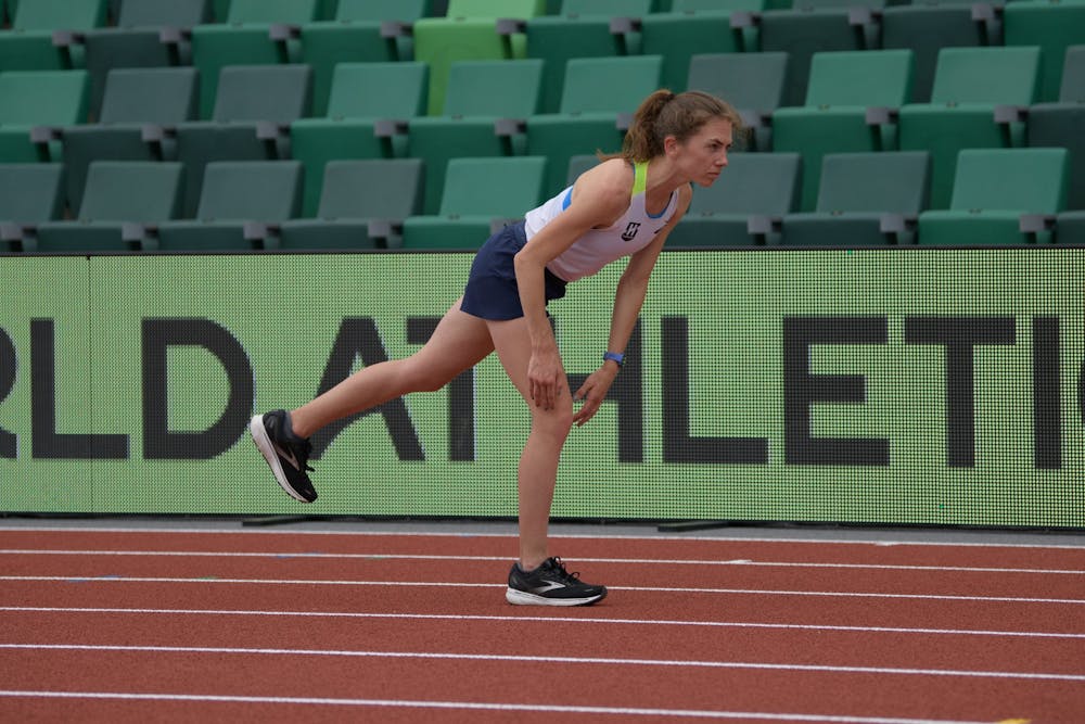Πραγματοποιούν το ζέσταμά τους οι αθλητές του Diamond League του Γιουτζίν (Pics) runbeat.gr