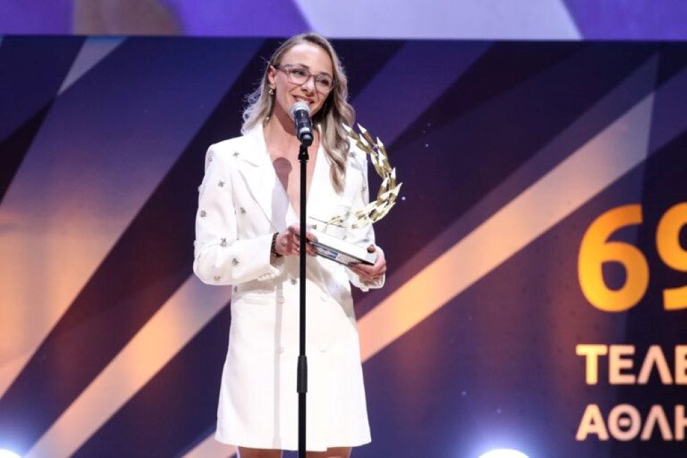 Αφιερώσεις, χαμόγελα και υποσχέσεις από Τεντόγλου και Ντρισμπιώτη μετά τις βραβεύσεις τους runbeat.gr